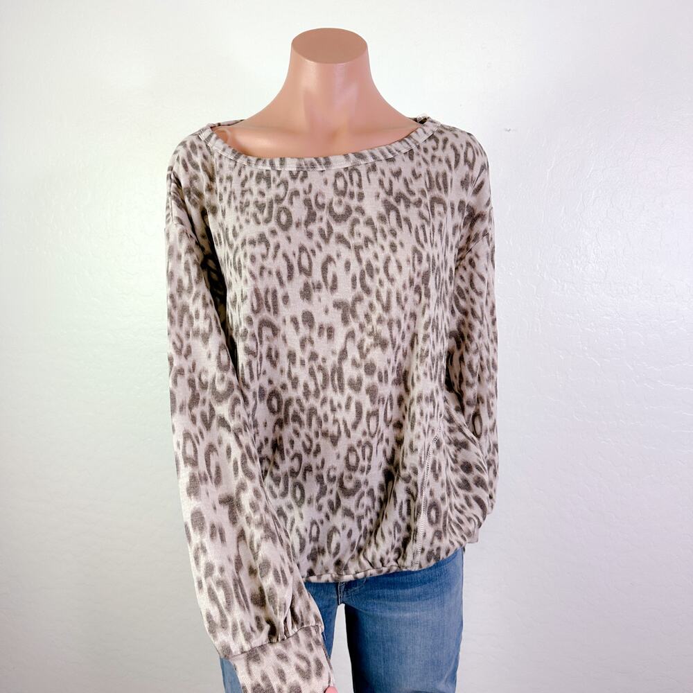 Lush Boat Neck Pullover Knit Leopard Animal Print Long Sleeve Top Taupe Gray M